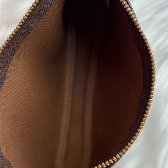 AUTH. Louis Vuitton Monogram Mini Pochette Accessoires PRISTINE clutch wristlet - Picture 13 of 13